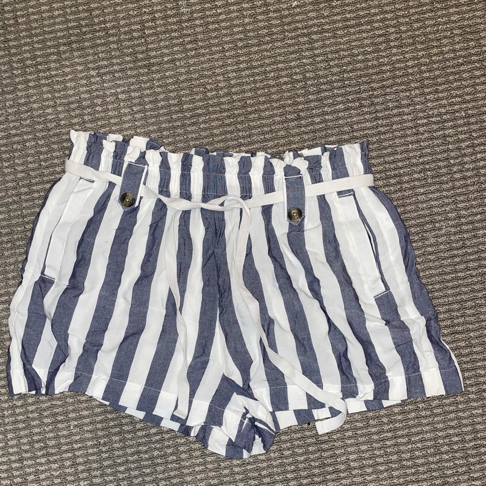 Pull on paper bag shorts